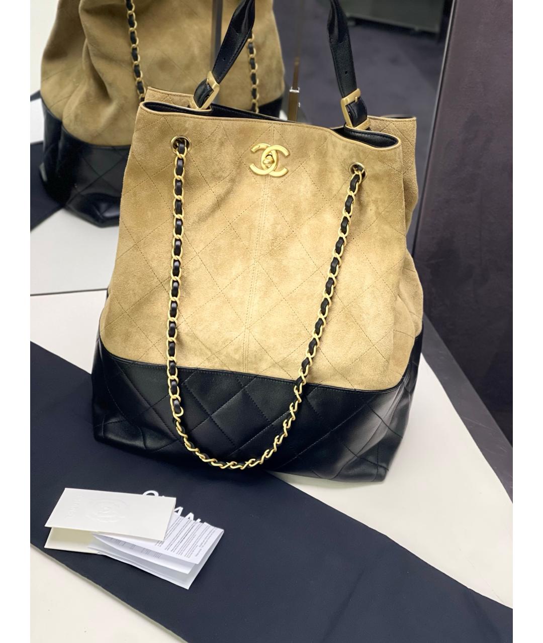 CHANEL Бежевая кожаная сумка с короткими ручками, фото 7