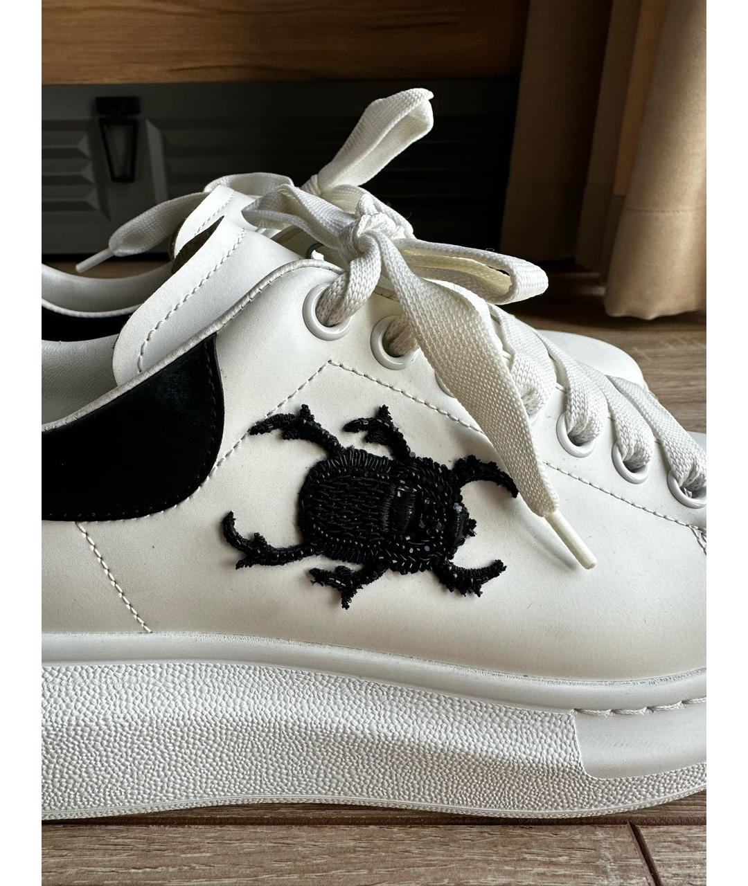 ALEXANDER MCQUEEN Белые кожаные низкие кроссовки / кеды, фото 3