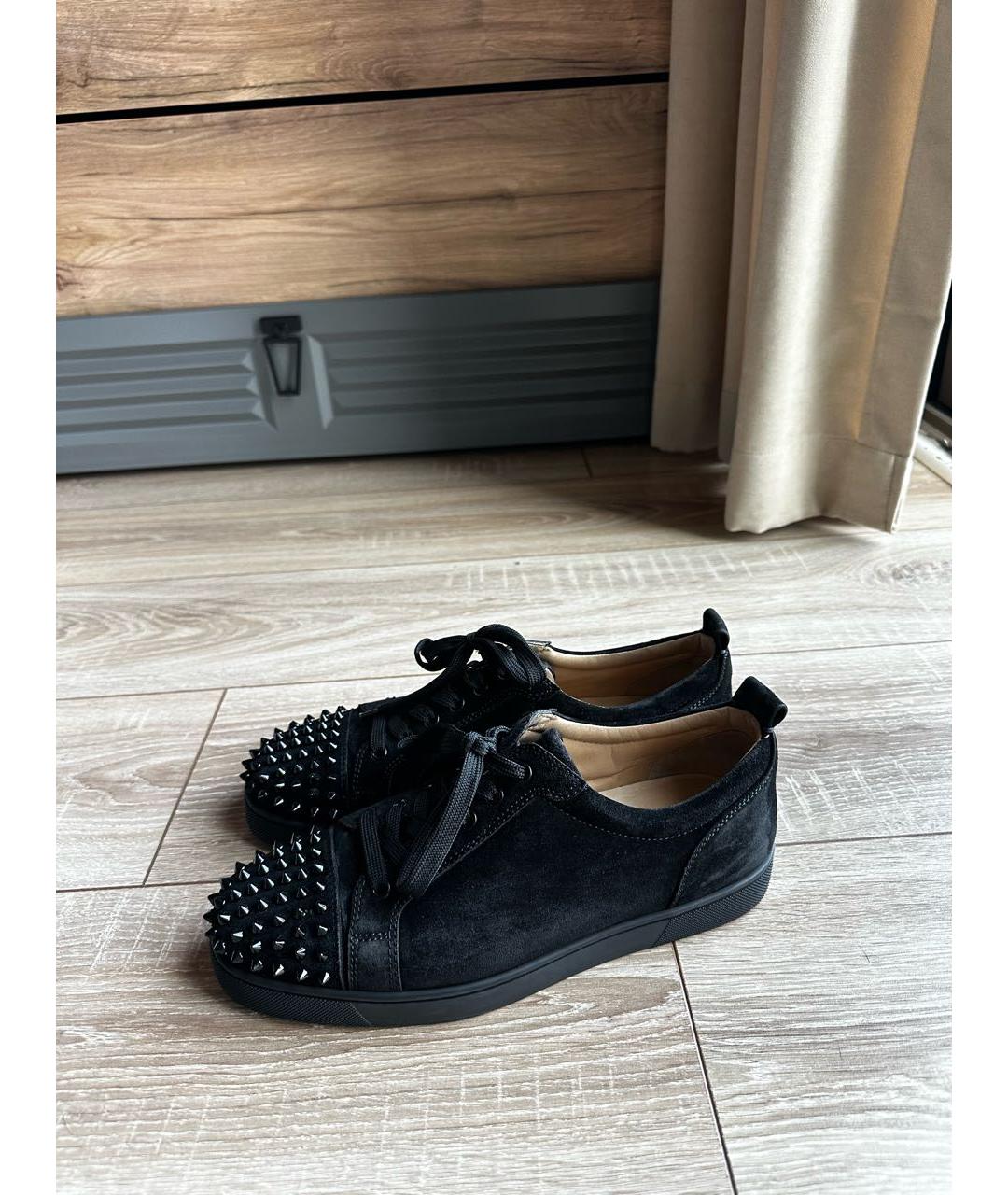 CHRISTIAN LOUBOUTIN Черные замшевые низкие кроссовки / кеды, фото 3