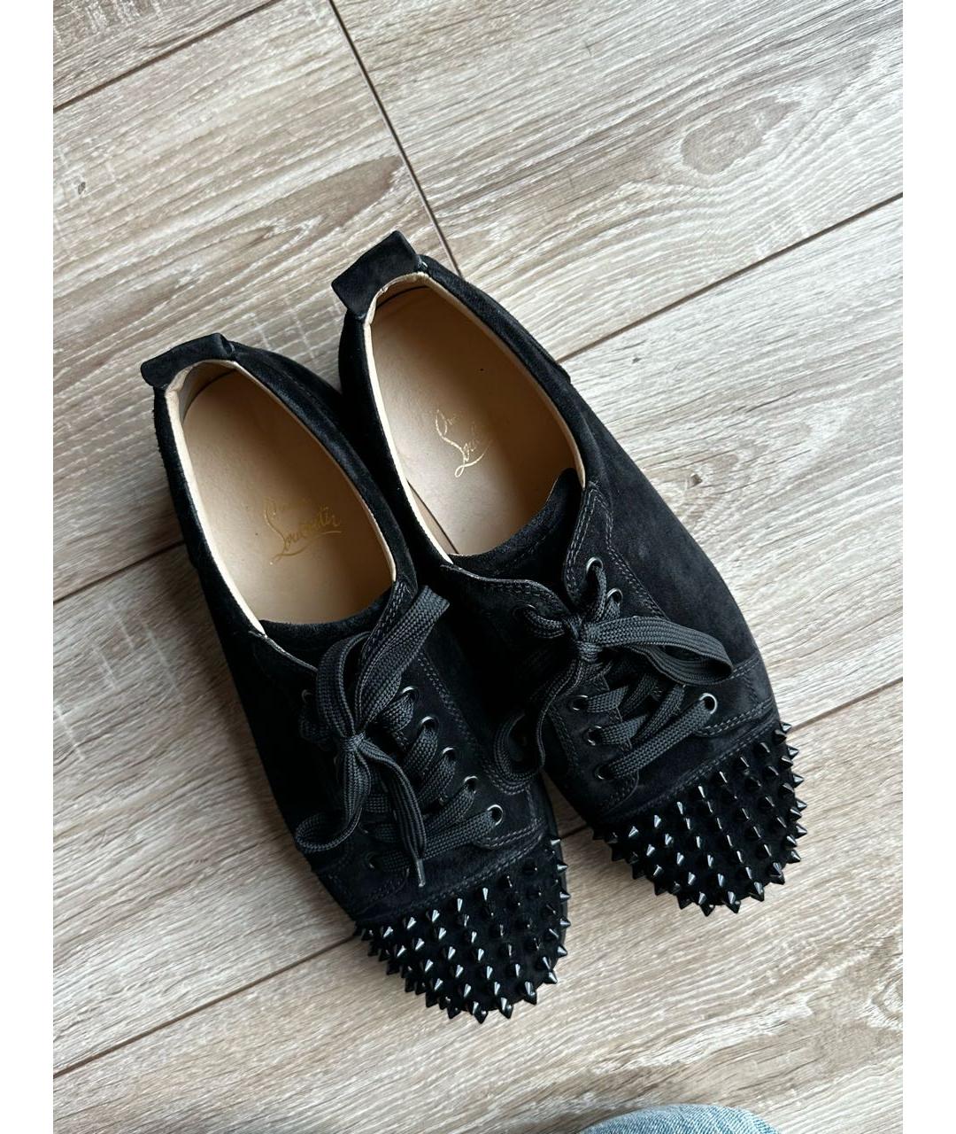 CHRISTIAN LOUBOUTIN Черные замшевые низкие кроссовки / кеды, фото 4