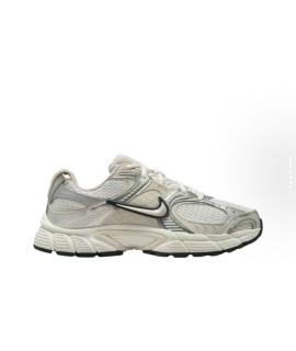 NIKE Низкие кроссовки / кеды