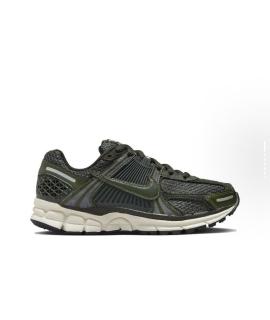 NIKE Низкие кроссовки / кеды