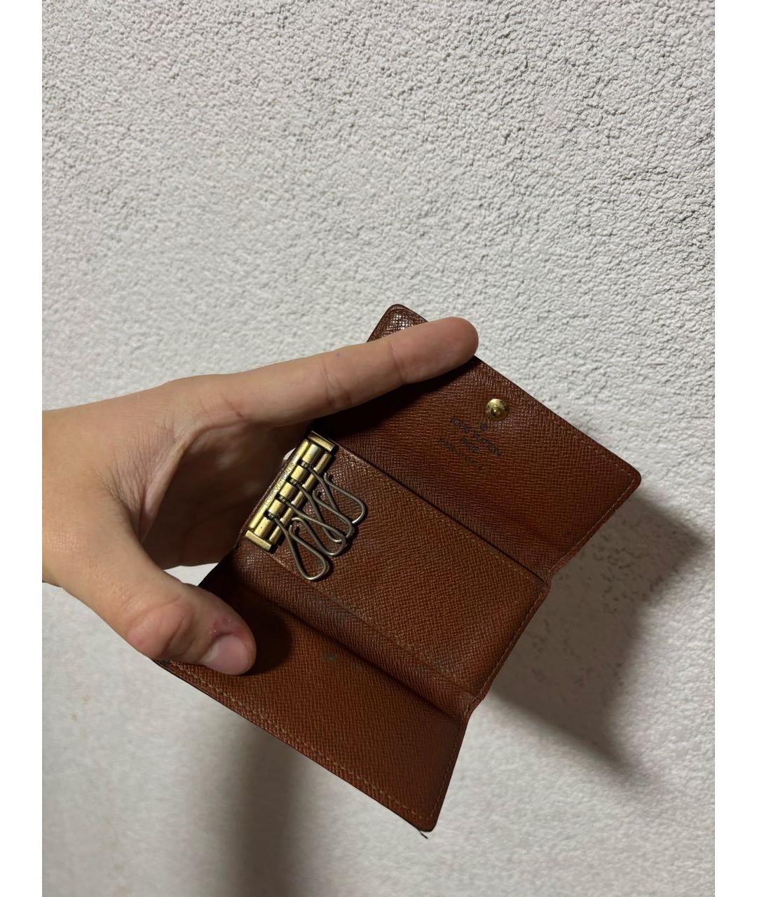 LOUIS VUITTON Коричневая ключница, фото 5