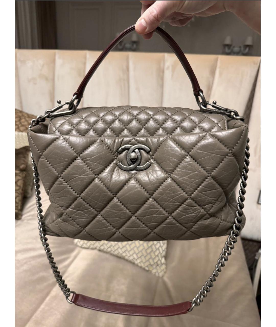 CHANEL Кожаная сумка с короткими ручками, фото 2
