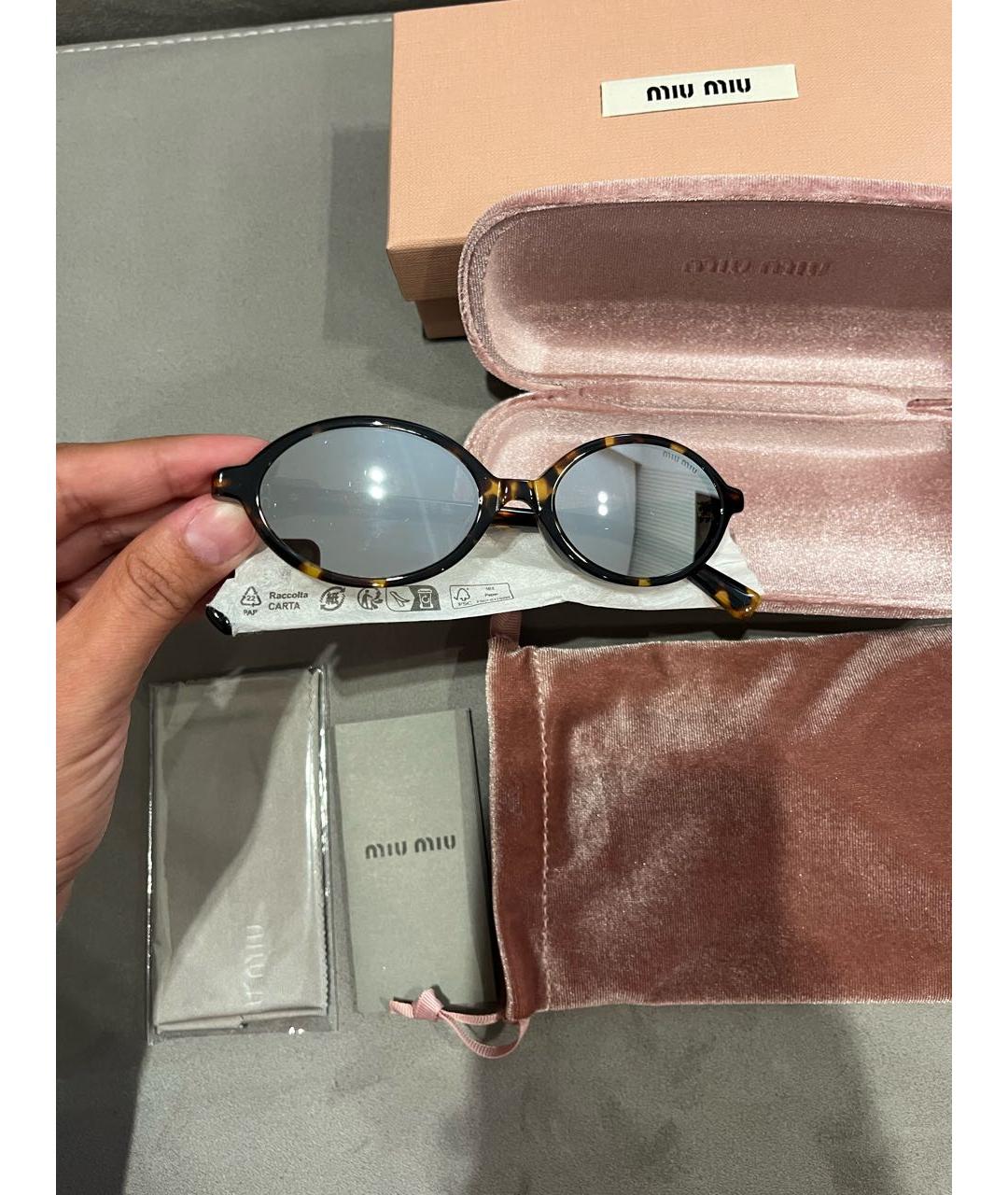 MIU MIU Коричневые пластиковые солнцезащитные очки, фото 4