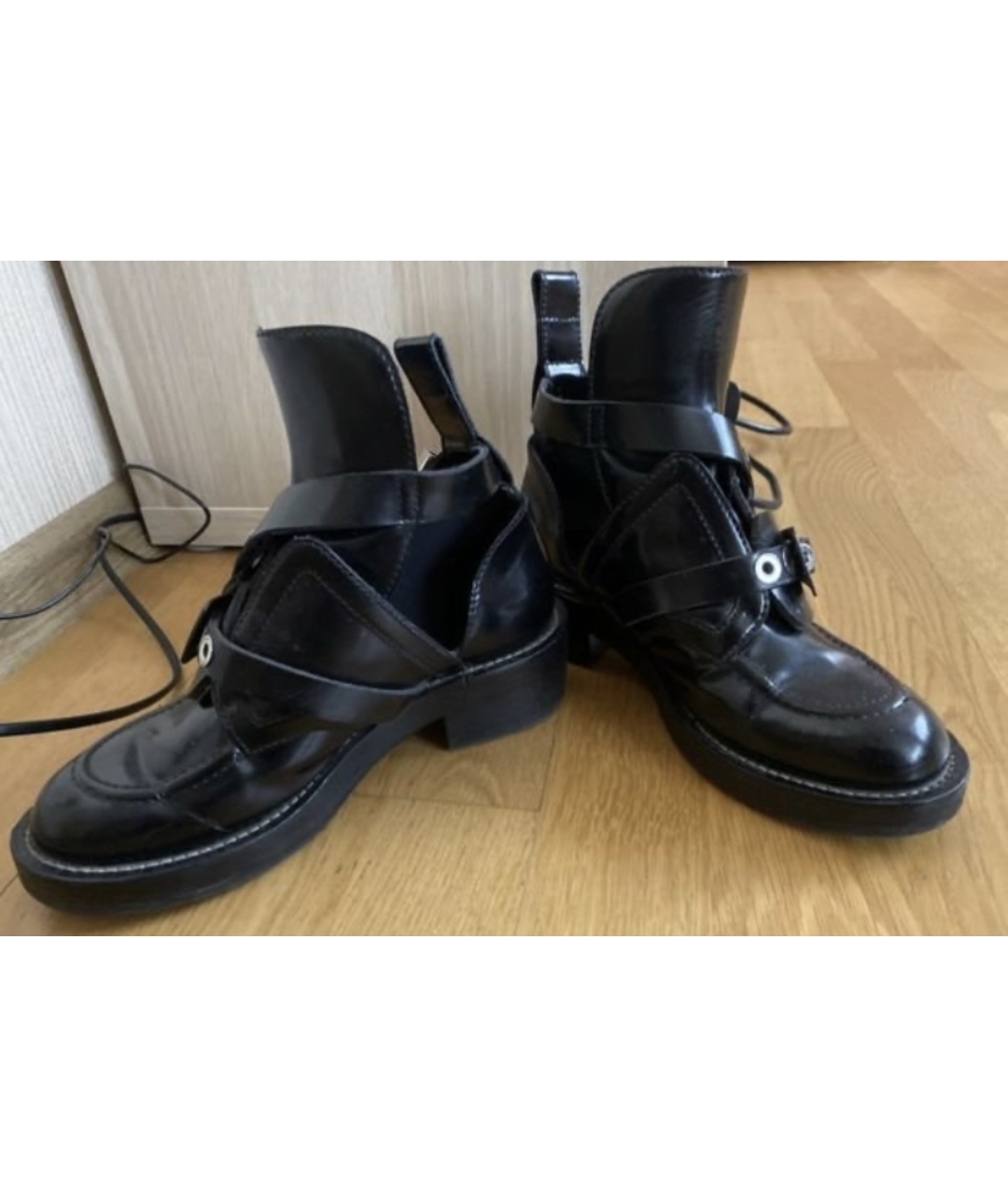 BALENCIAGA Черные ботинки из лакированной кожи, фото 2