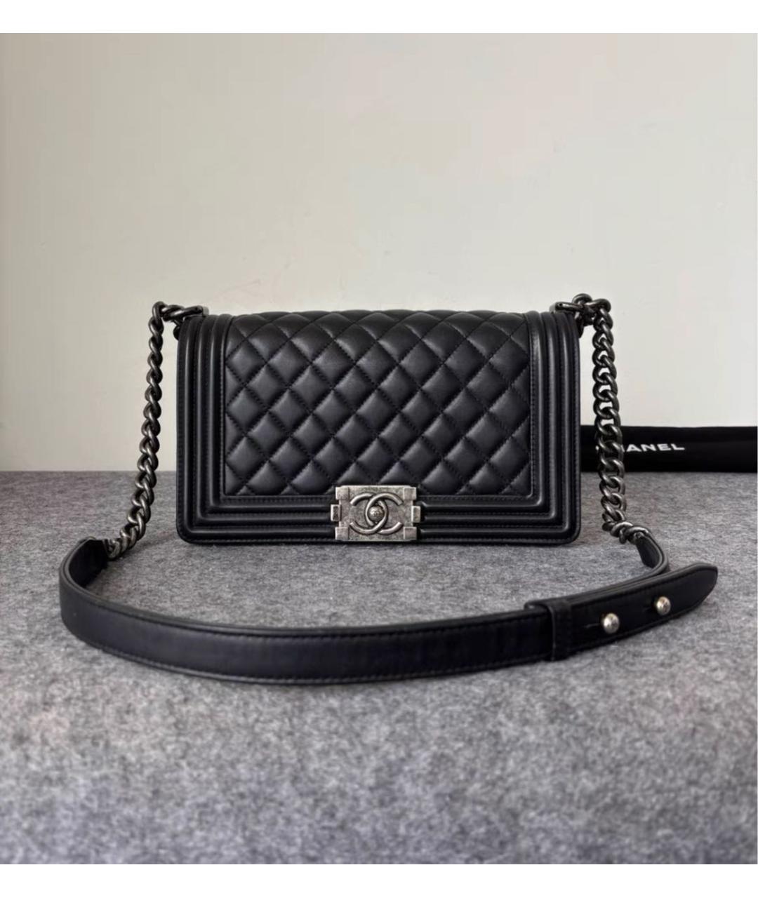 CHANEL Черная кожаная сумка через плечо, фото 2