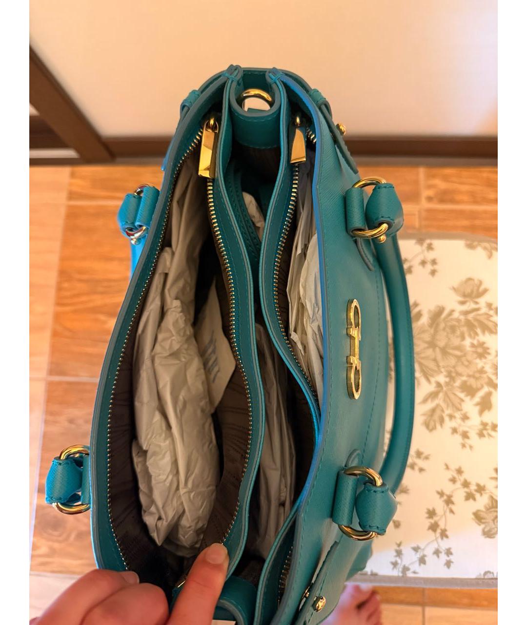 FERRAGAMO Бирюзовая кожаная сумка с короткими ручками, фото 3