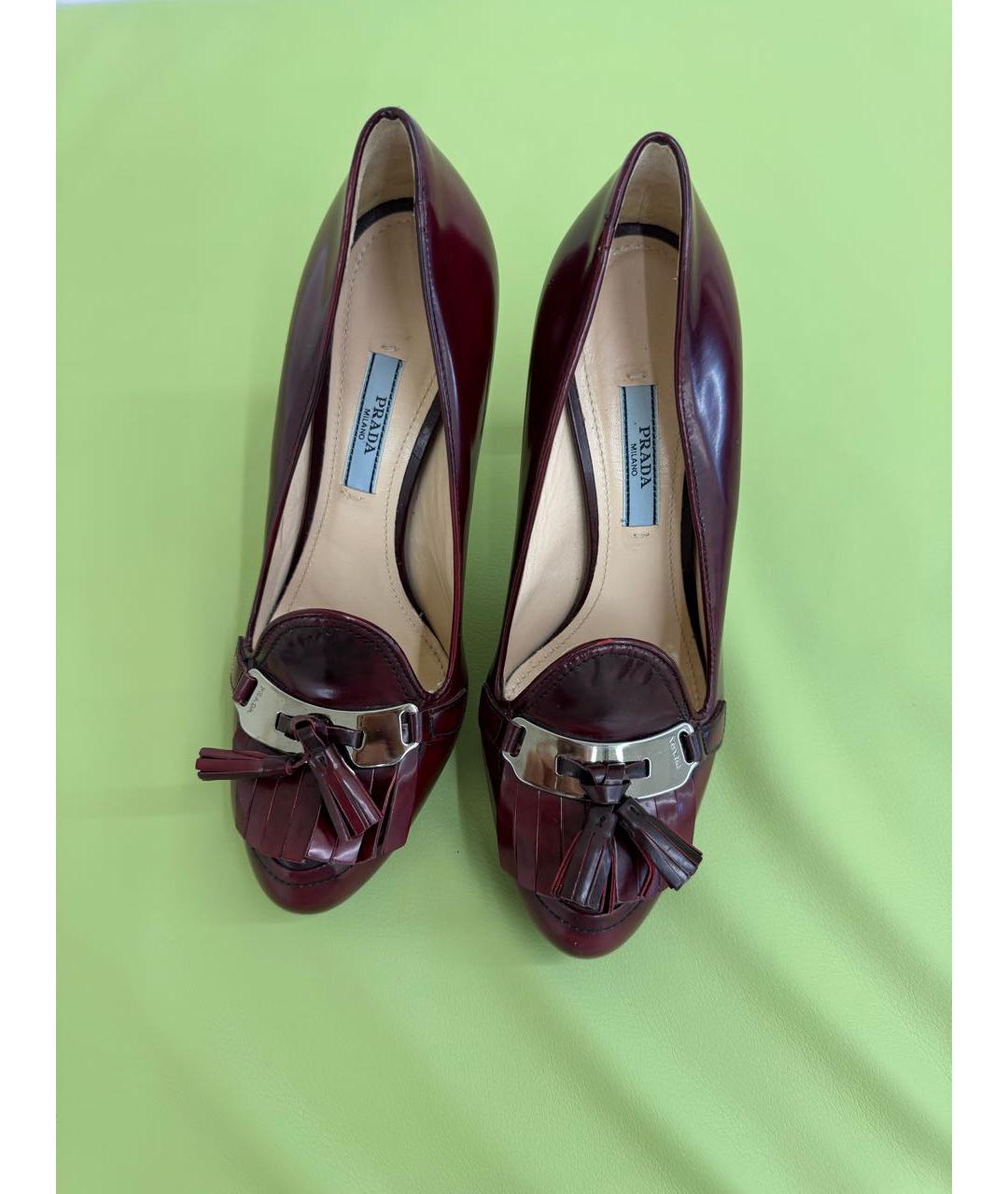 PRADA Бордовые туфли из лакированной кожи, фото 3