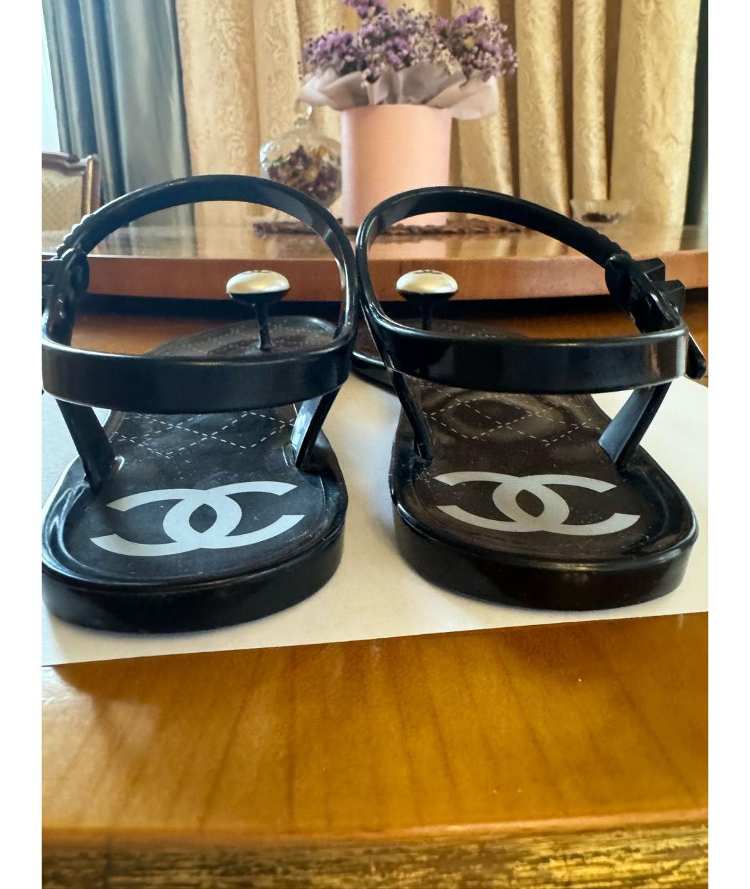 CHANEL Черные резиновые сандалии, фото 4