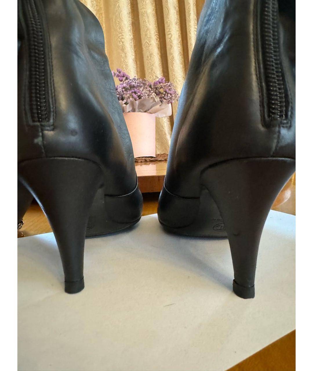 CHANEL Черные кожаные сапоги, фото 4