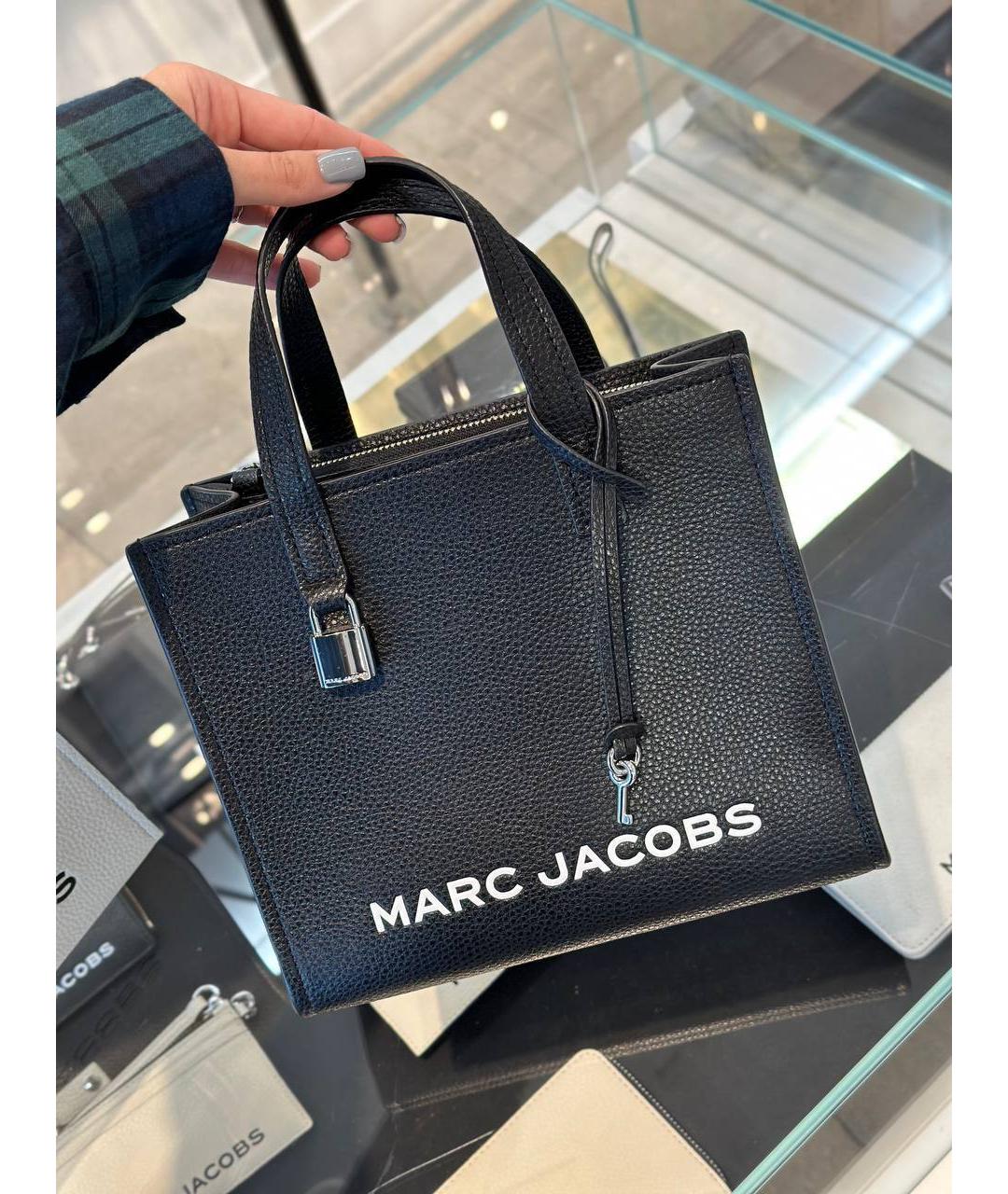 MARC JACOBS Черная кожаная сумка с короткими ручками, фото 6