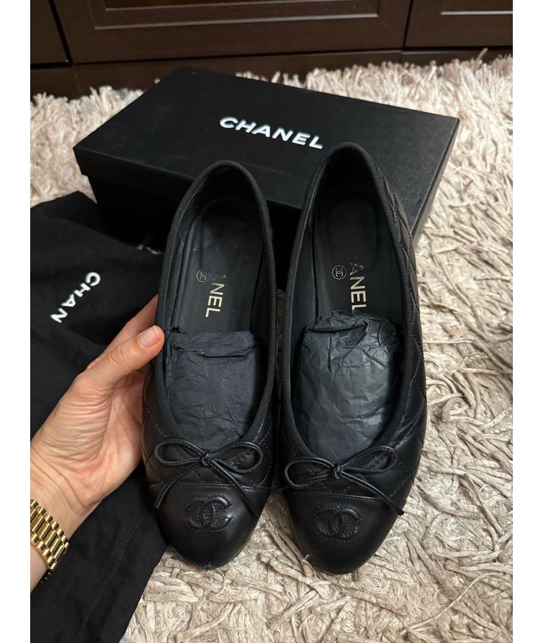 CHANEL Черные кожаные балетки, фото 2