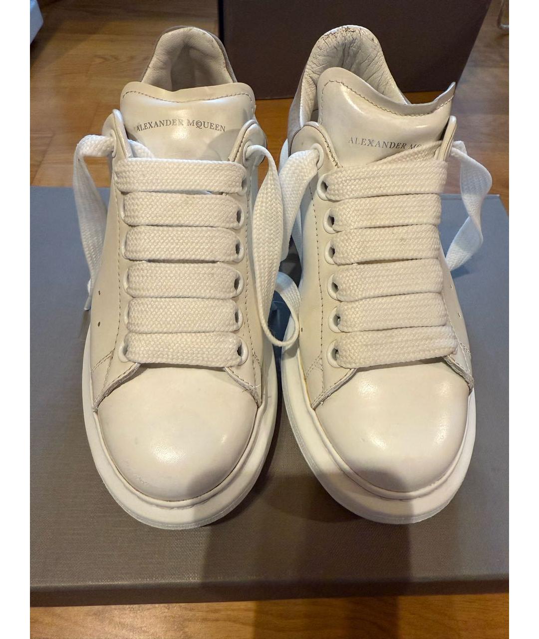 ALEXANDER MCQUEEN Белые кожаные кроссовки, фото 2