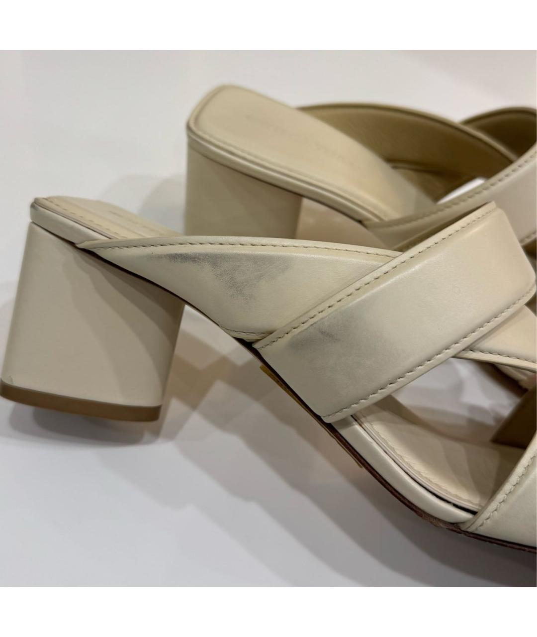 BOTTEGA VENETA Бежевые кожаные мюли, фото 5