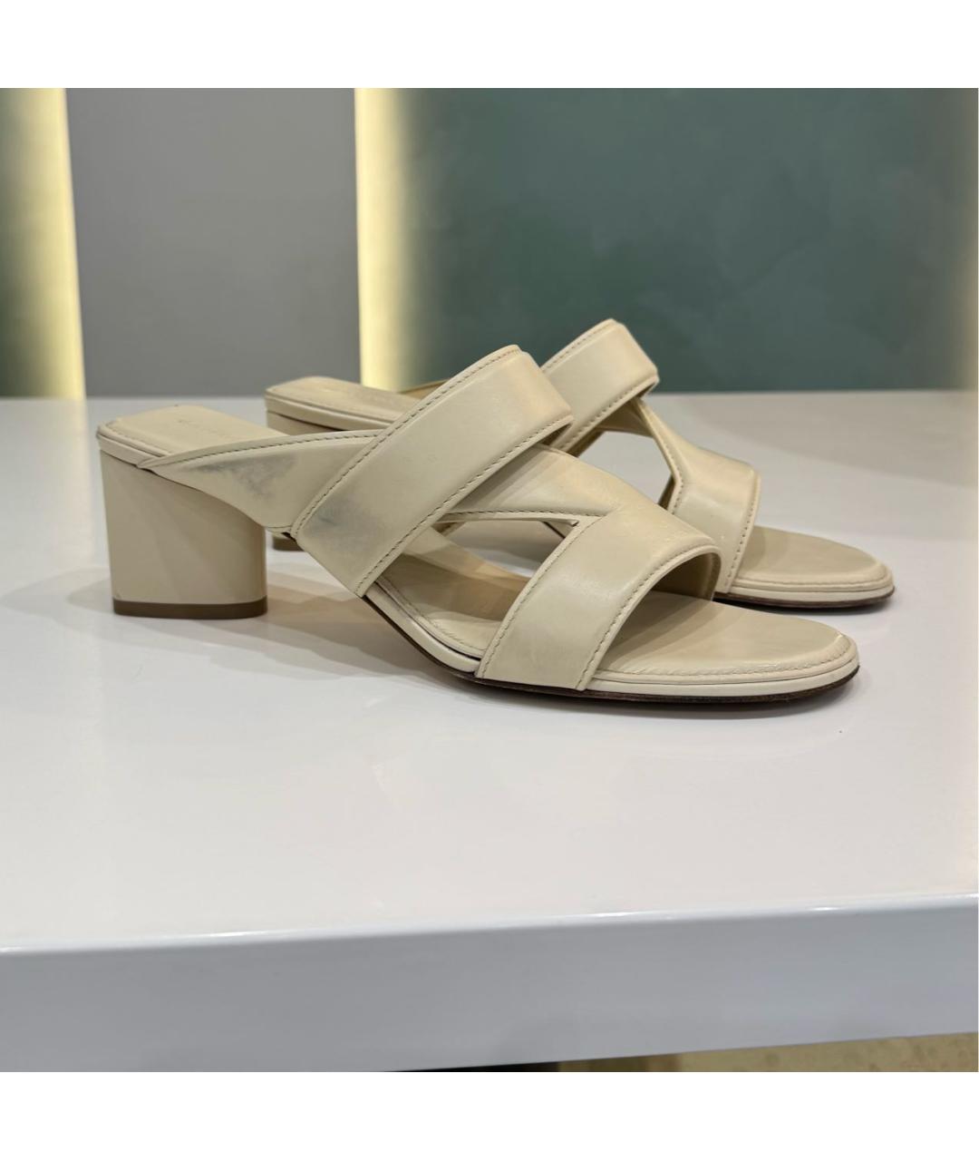 BOTTEGA VENETA Бежевые кожаные мюли, фото 2