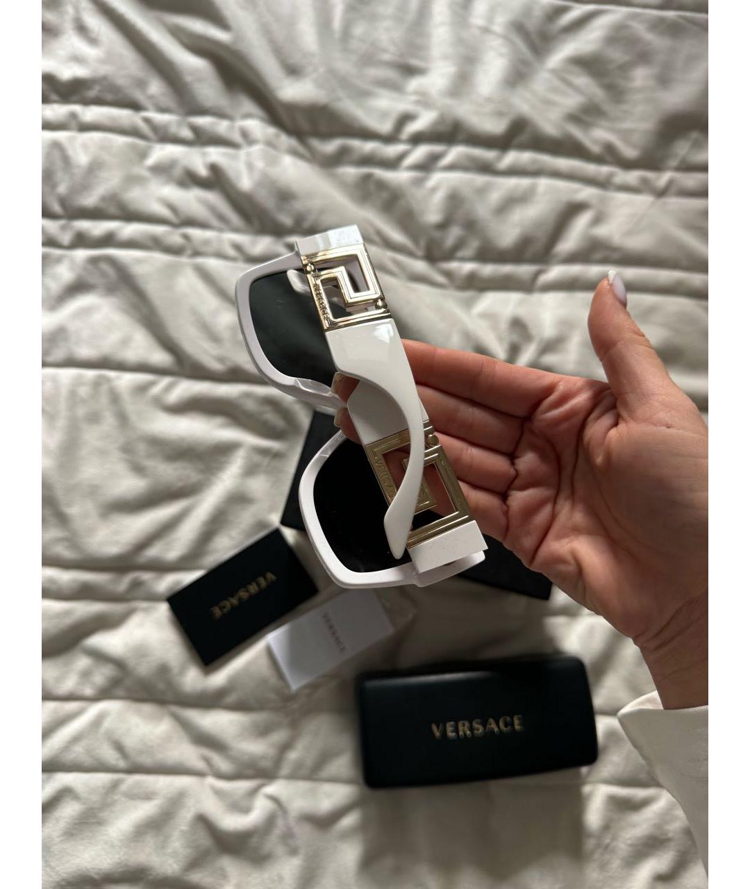 VERSACE Белые пластиковые солнцезащитные очки, фото 4