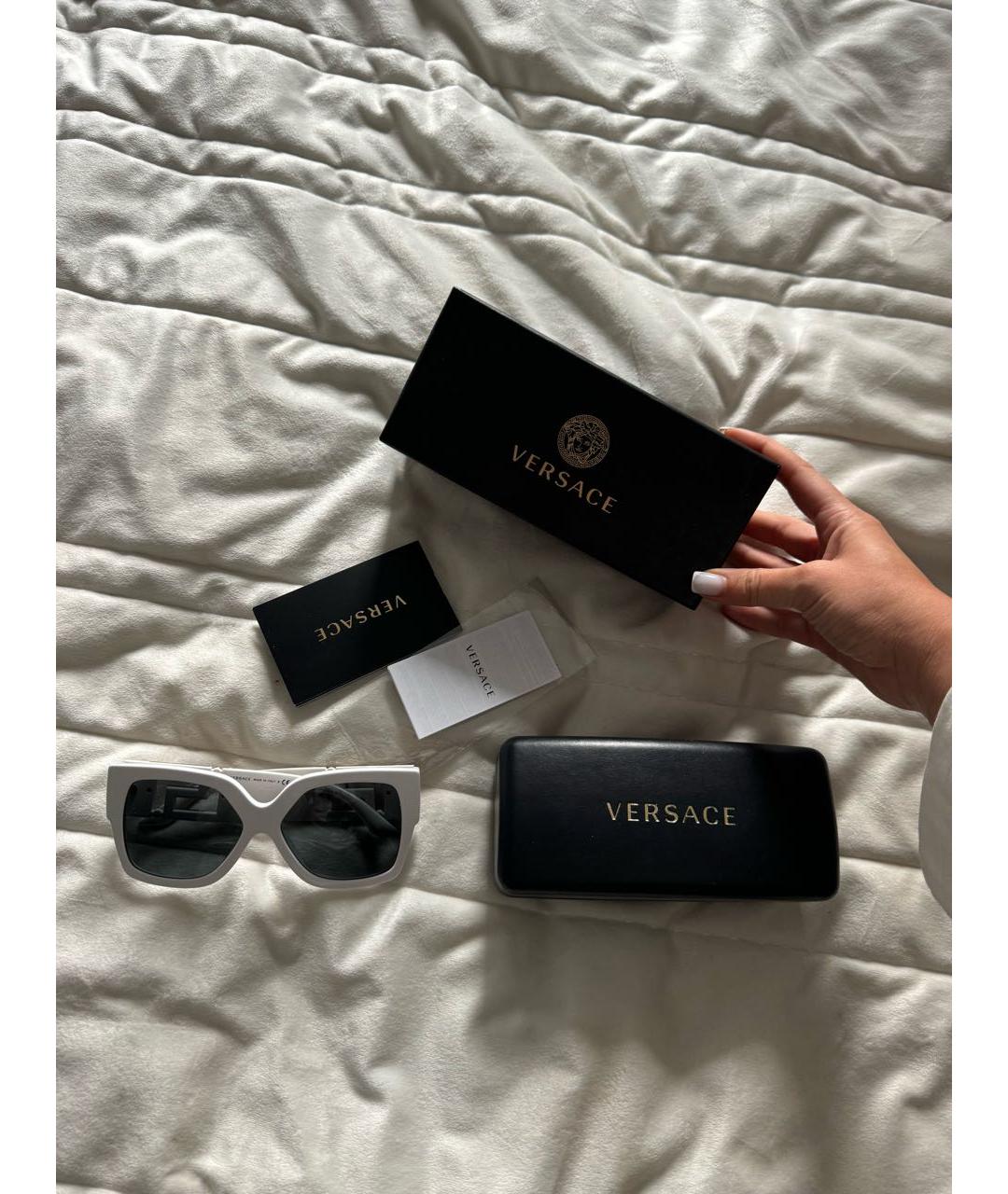 VERSACE Белые пластиковые солнцезащитные очки, фото 2