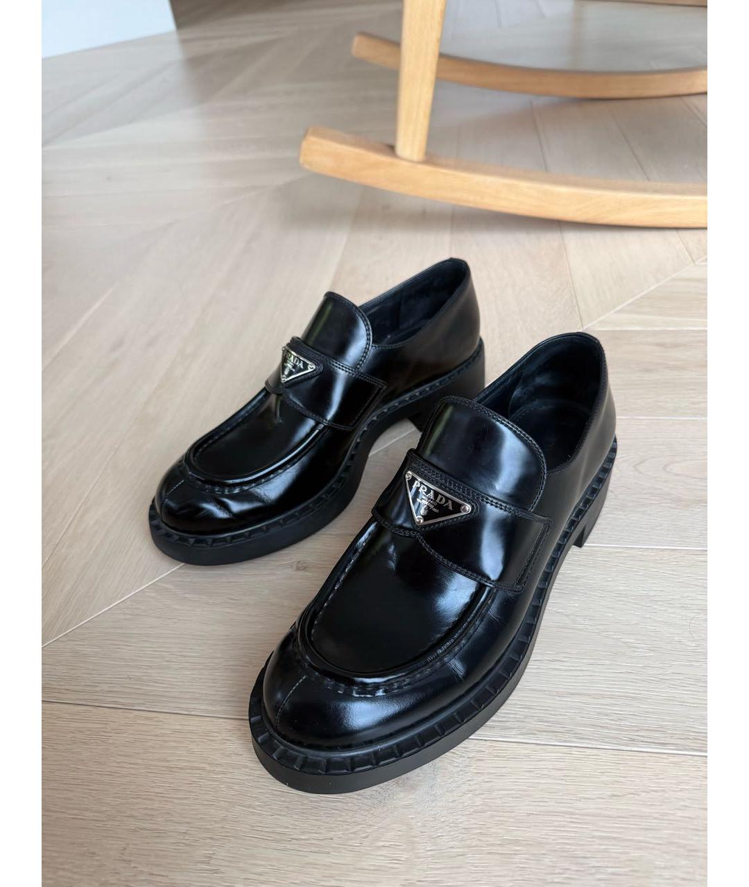 PRADA Черные лоферы из лакированной кожи, фото 2