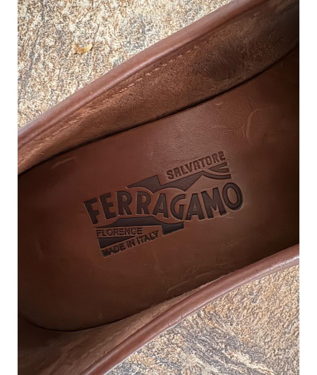 FERRAGAMO Коричневые кожаные лоферы, фото 5