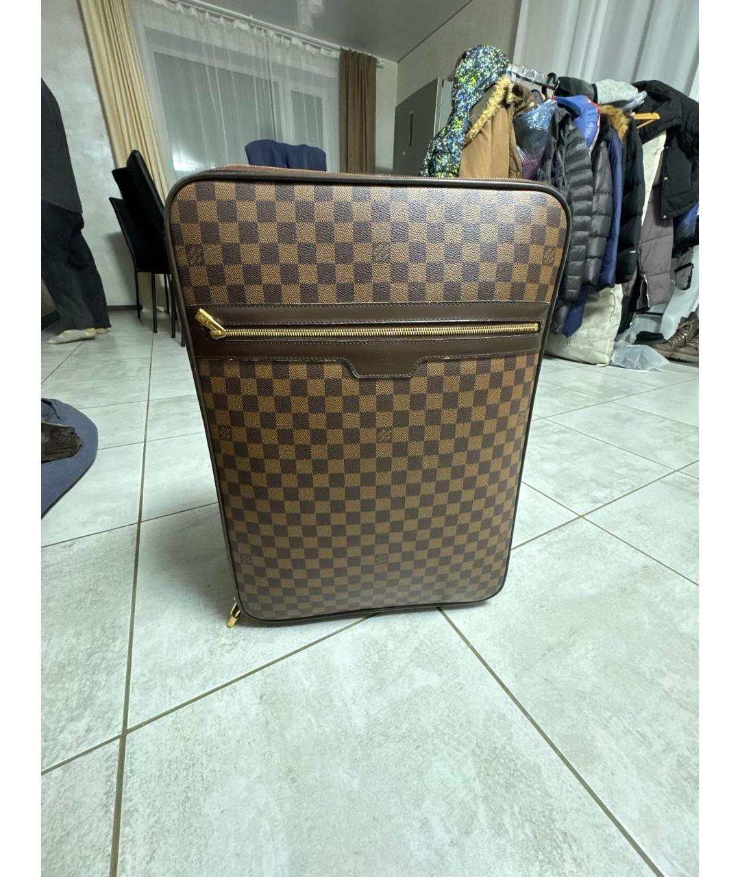 LOUIS VUITTON Коричневый кожаный чемодан, фото 9