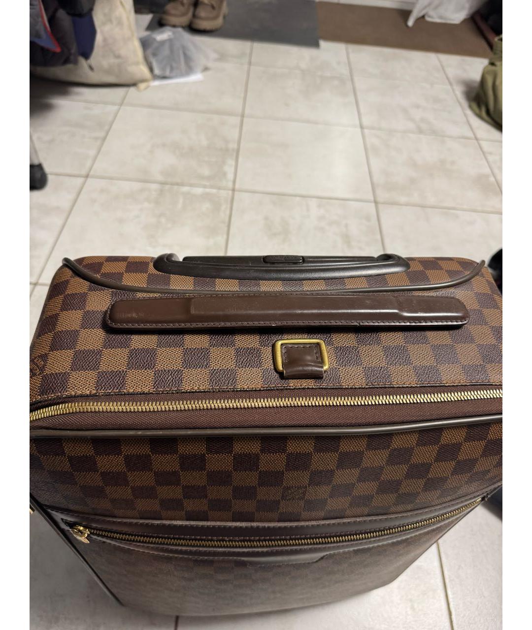 LOUIS VUITTON Коричневый кожаный чемодан, фото 2