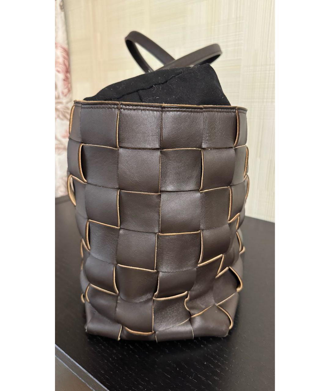 BOTTEGA VENETA Коричневая кожаная сумка тоут, фото 4