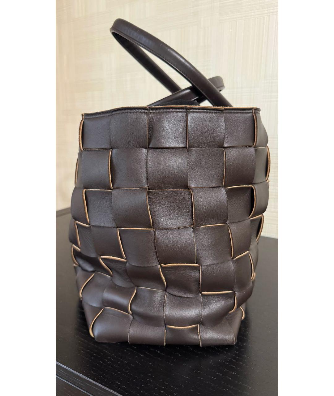 BOTTEGA VENETA Коричневая кожаная сумка тоут, фото 2