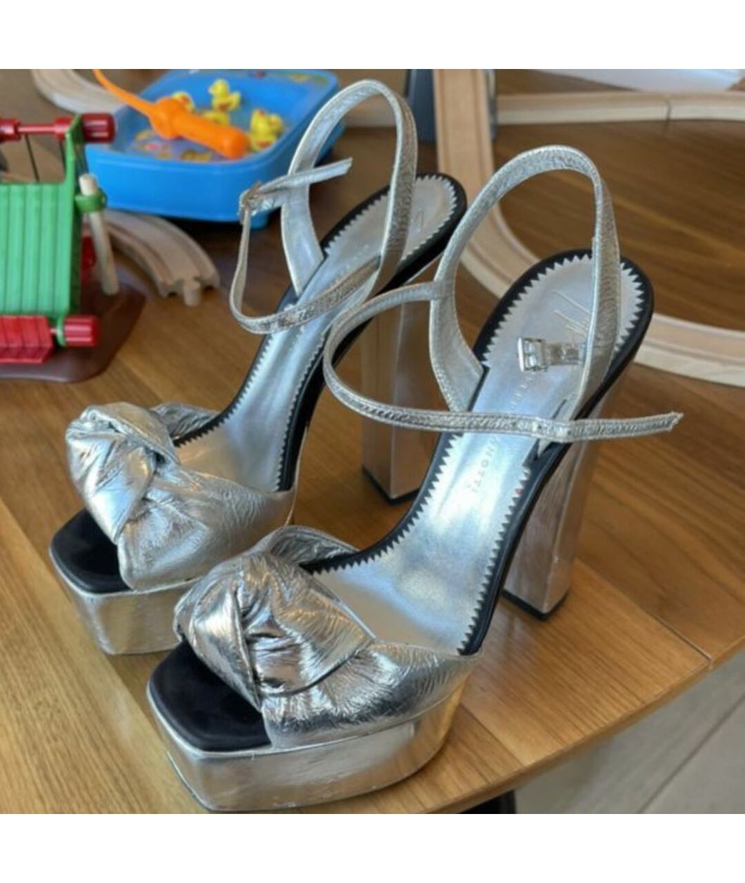 GIUSEPPE ZANOTTI DESIGN Серебряные кожаные босоножки, фото 3