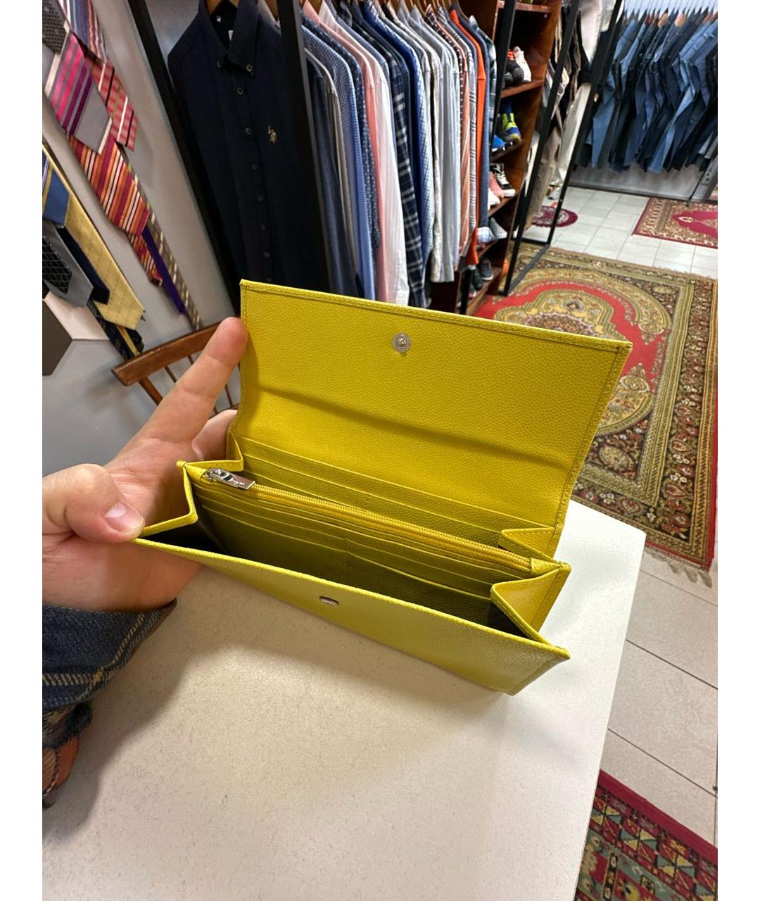 FERRAGAMO Желтый кожаный кошелек, фото 4