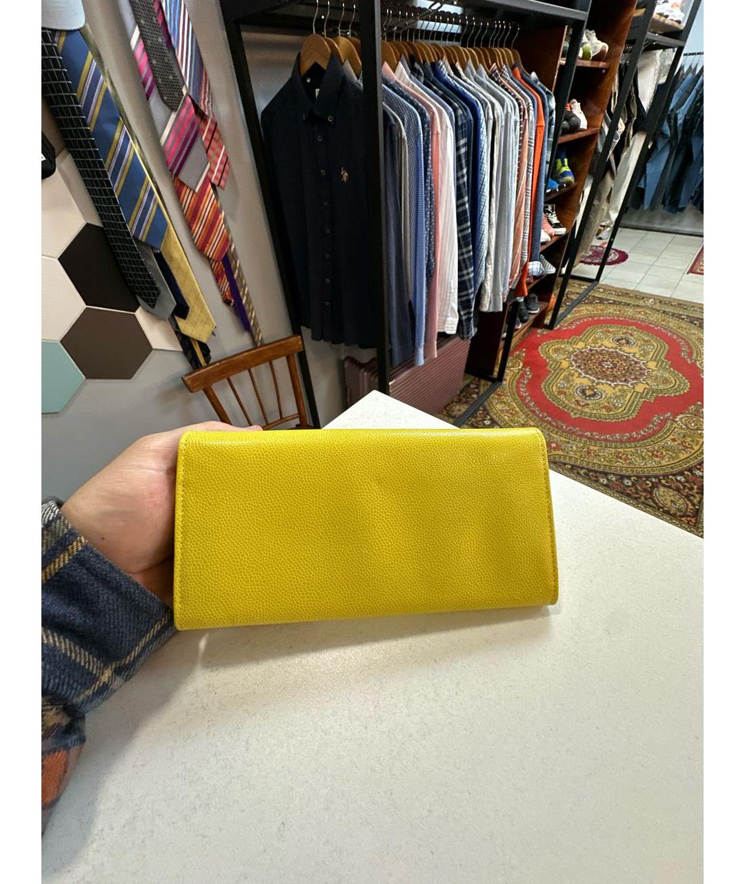 FERRAGAMO Желтый кожаный кошелек, фото 3