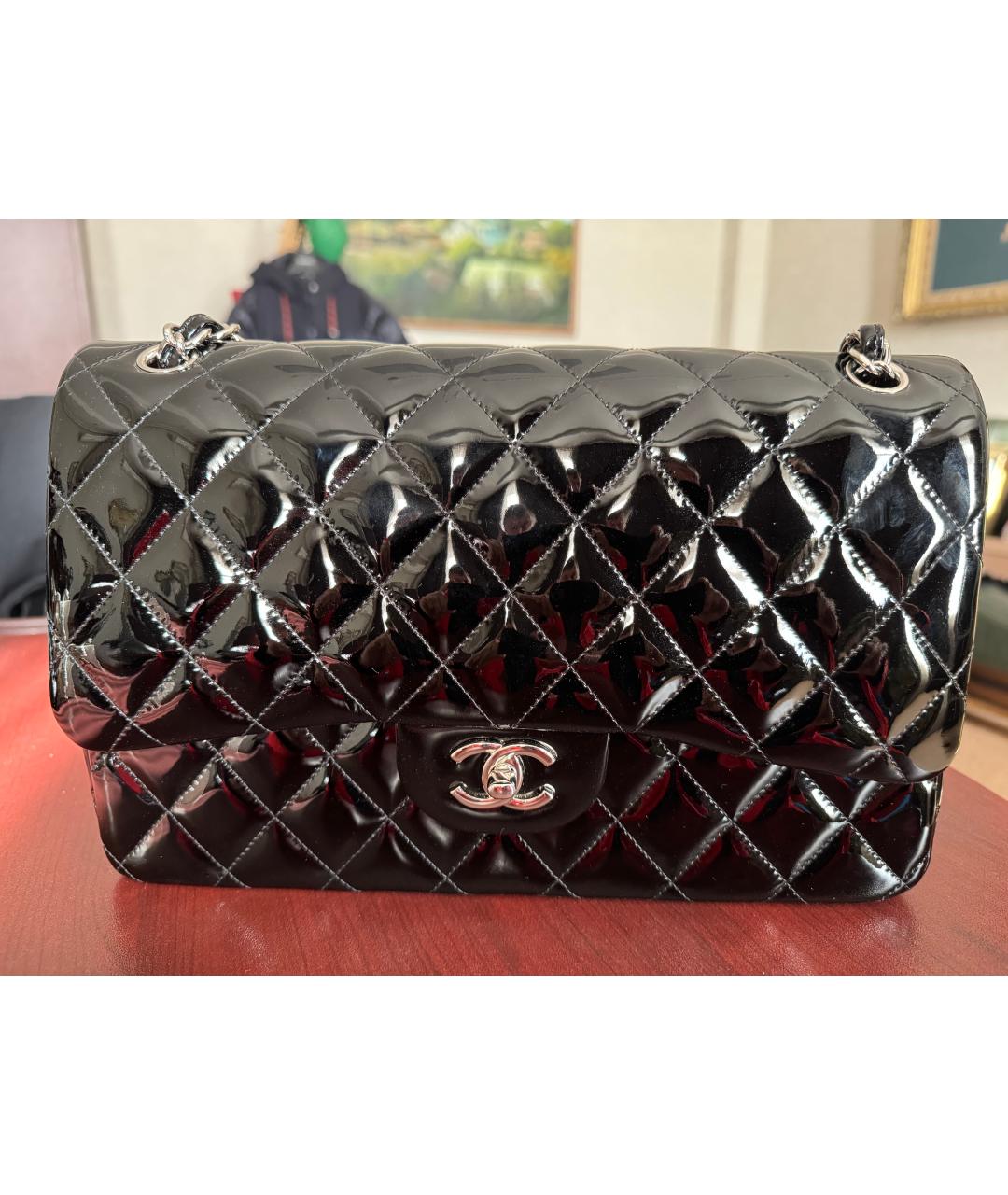 CHANEL Черная сумка через плечо из лакированной кожи, фото 6