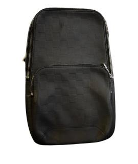 LOUIS VUITTON Сумка на плечо