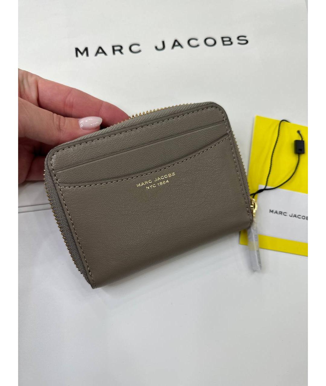 MARC JACOBS Серый кожаный кошелек, фото 4