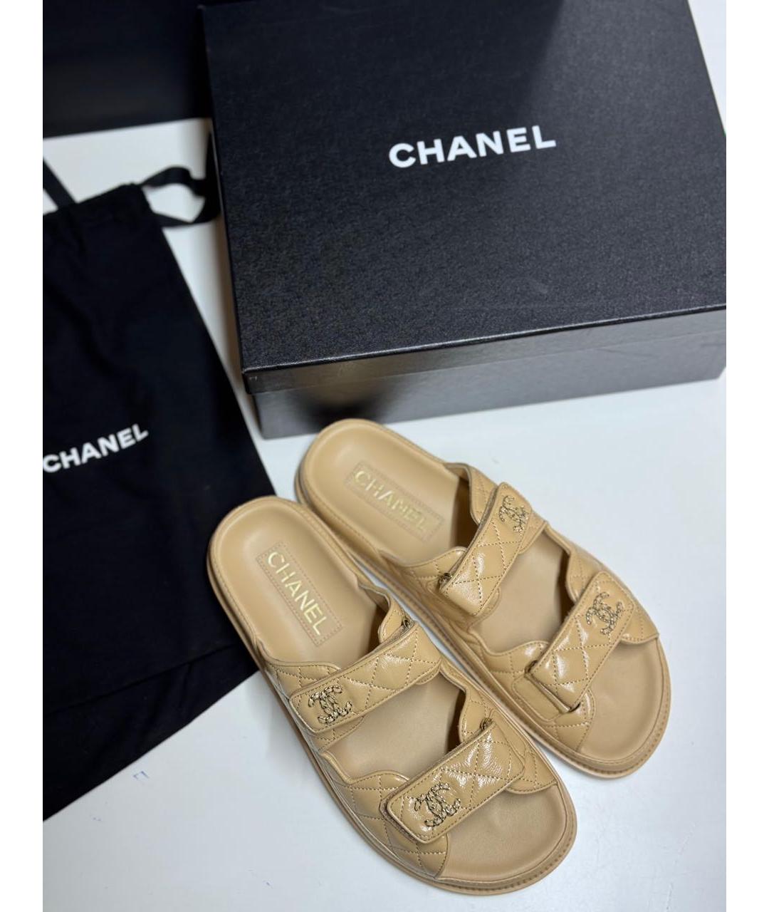 CHANEL Бежевые кожаные сандалии, фото 2