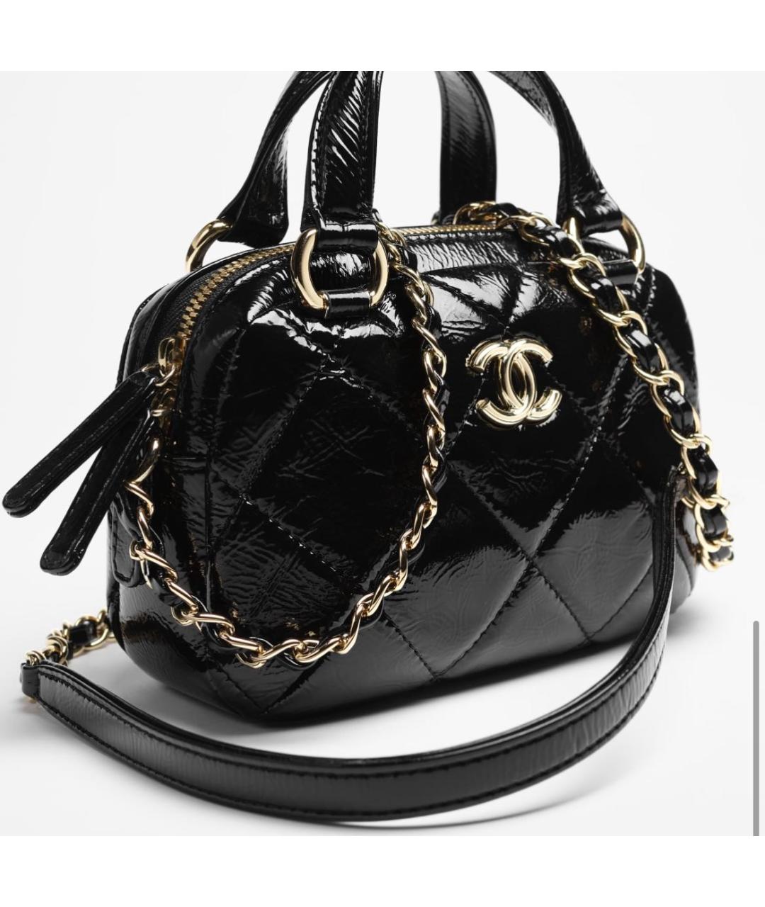 CHANEL Черная сумка через плечо из лакированной кожи, фото 3
