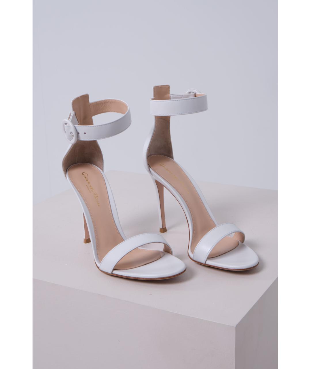 GIANVITO ROSSI Белые кожаные босоножки, фото 4