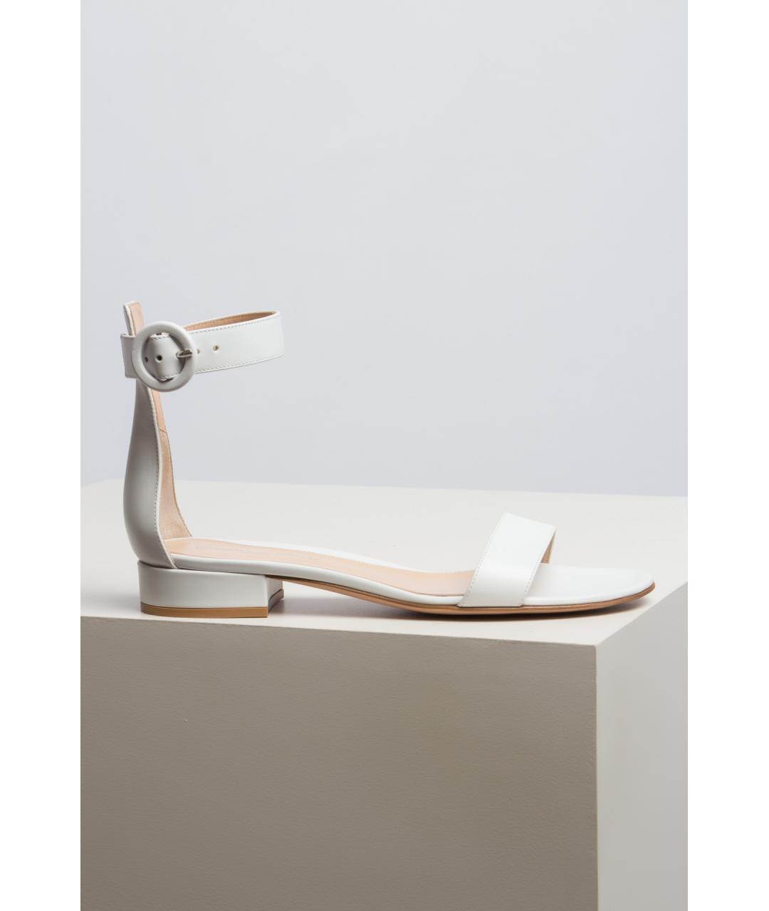 GIANVITO ROSSI Белые кожаные босоножки, фото 4