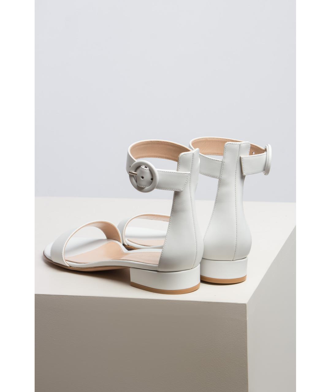 GIANVITO ROSSI Белые кожаные босоножки, фото 3