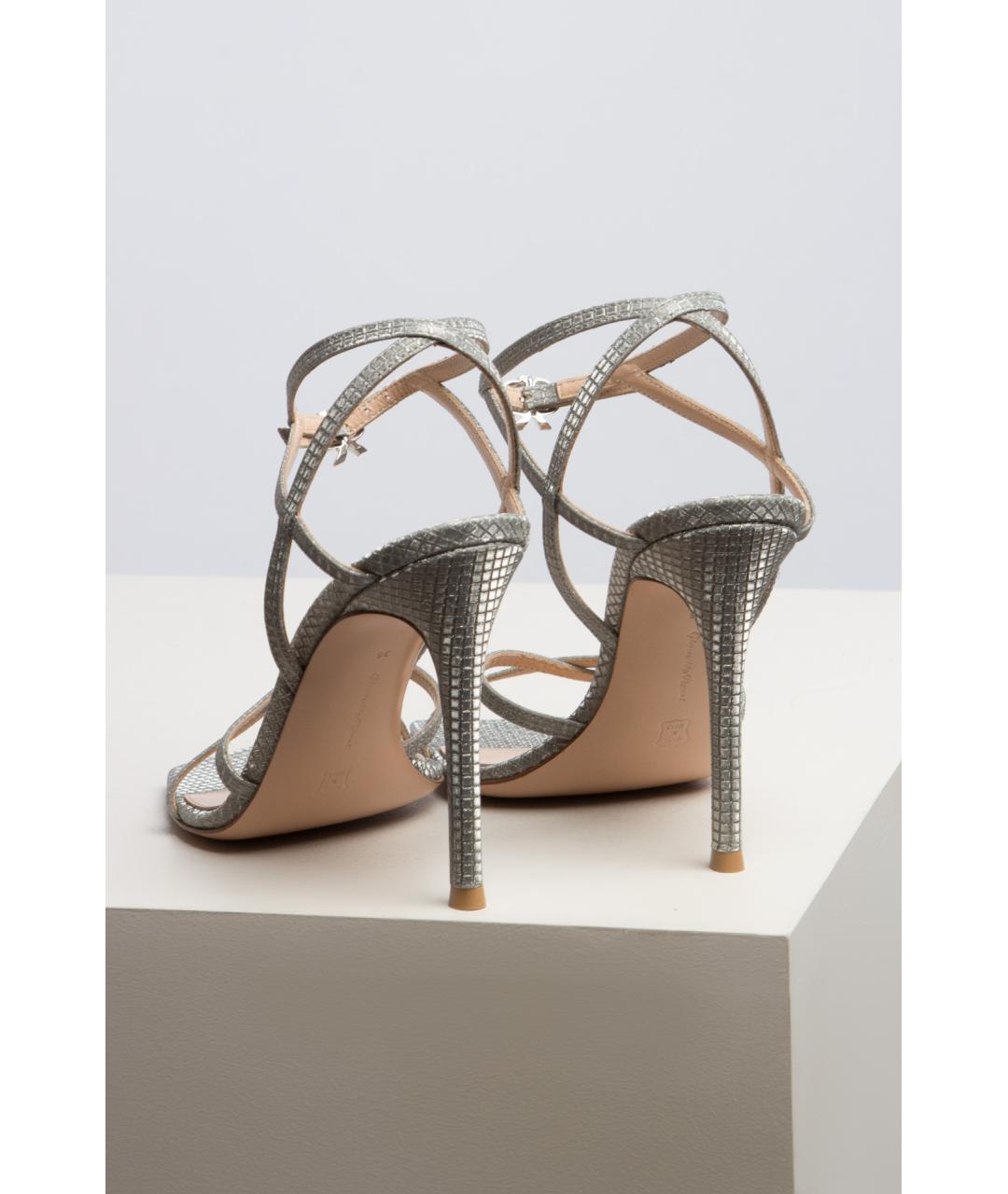 GIANVITO ROSSI Серебряные кожаные босоножки, фото 3