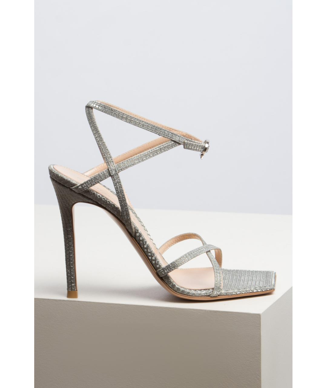 GIANVITO ROSSI Серебряные кожаные босоножки, фото 4