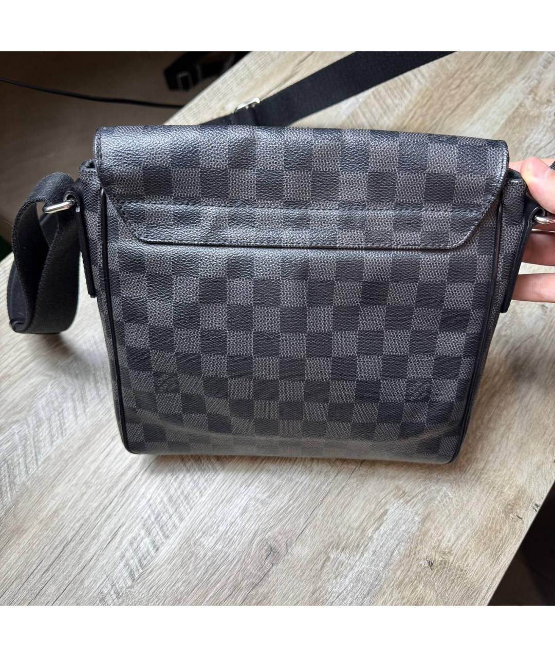 LOUIS VUITTON Черная кожаная сумка на плечо, фото 6