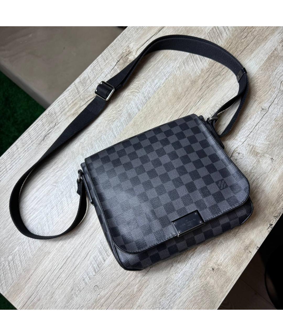 LOUIS VUITTON Черная кожаная сумка на плечо, фото 2