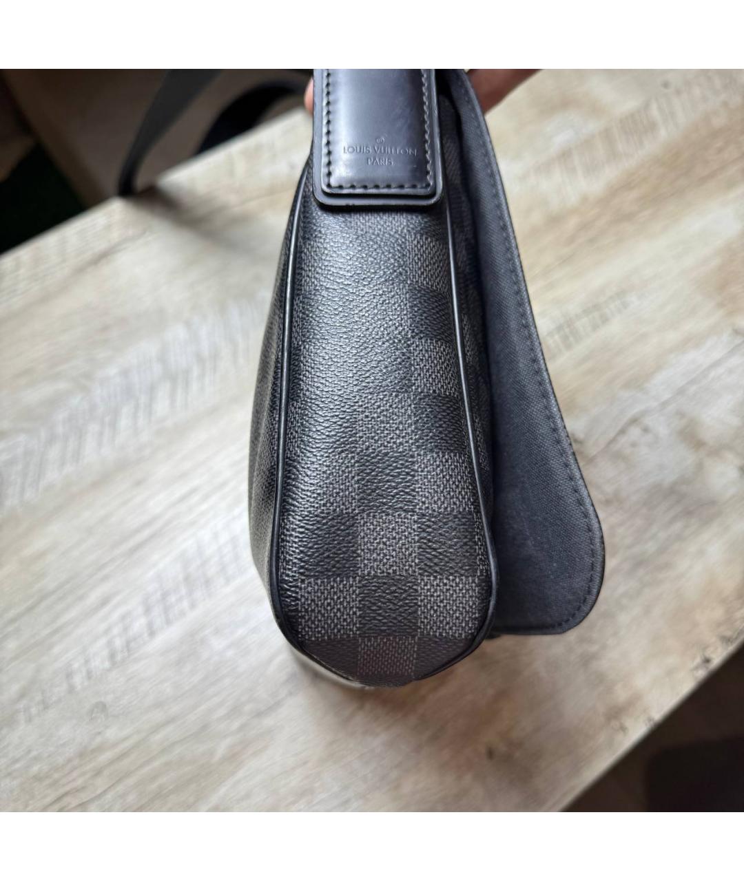 LOUIS VUITTON Черная кожаная сумка на плечо, фото 7