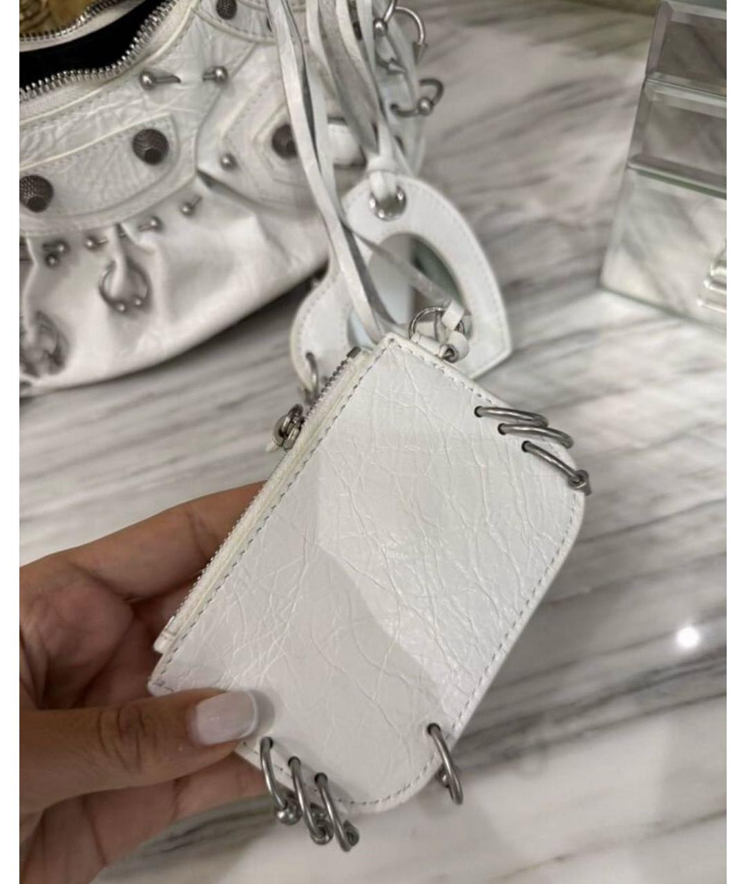 BALENCIAGA Белая сумка через плечо из лакированной кожи, фото 6