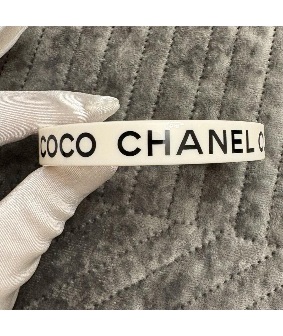 CHANEL Белый пластиковый браслет, фото 6