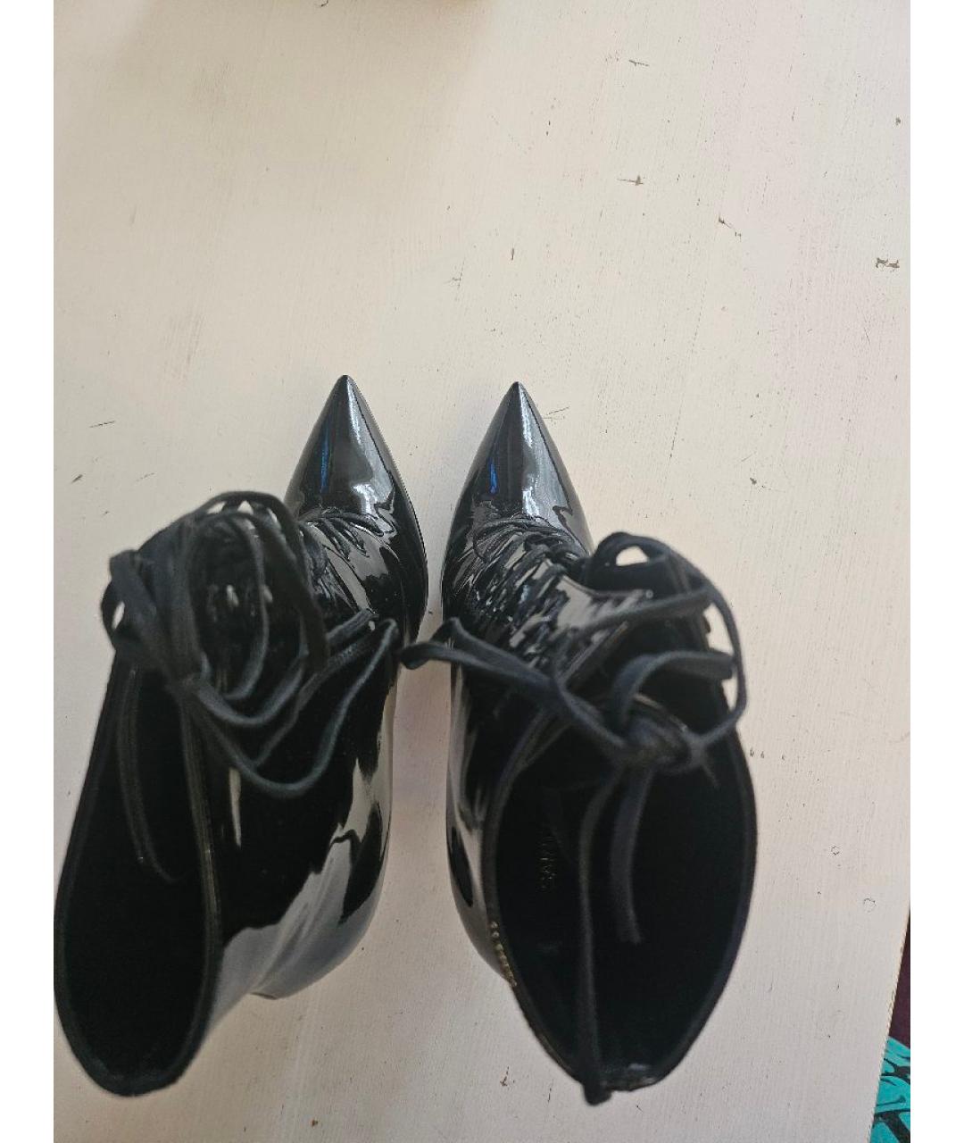 SAINT LAURENT Черные ботильоны из лакированной кожи, фото 3