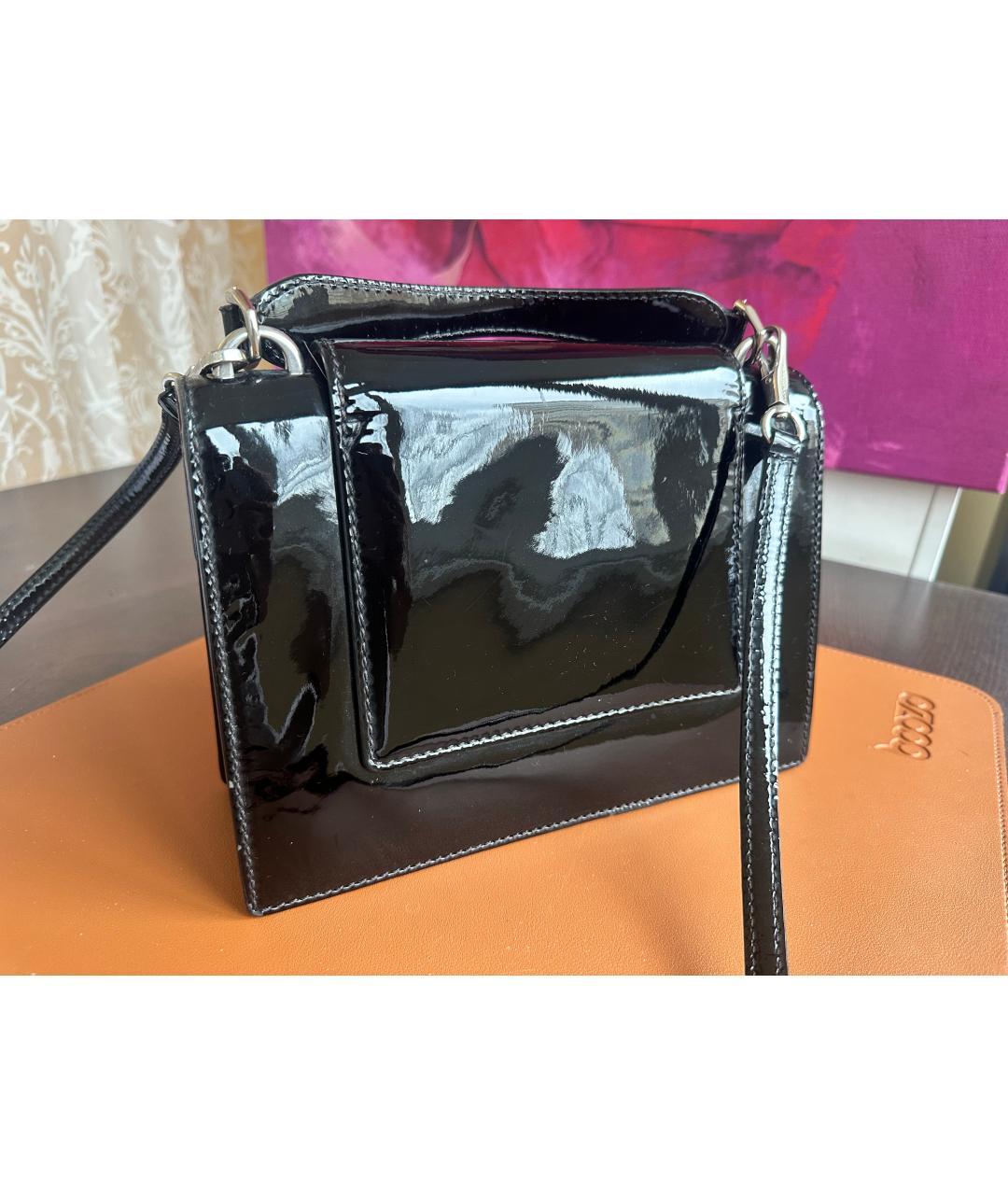 MARC JACOBS Черная сумка с короткими ручками из лакированной кожи, фото 3