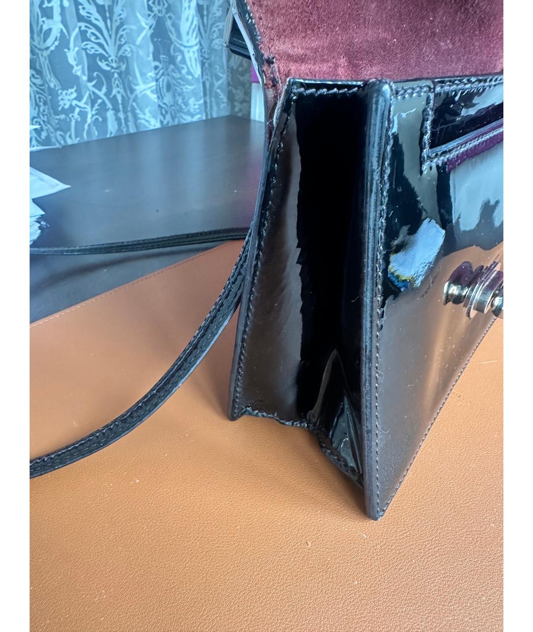 MARC JACOBS Черная сумка с короткими ручками из лакированной кожи, фото 7