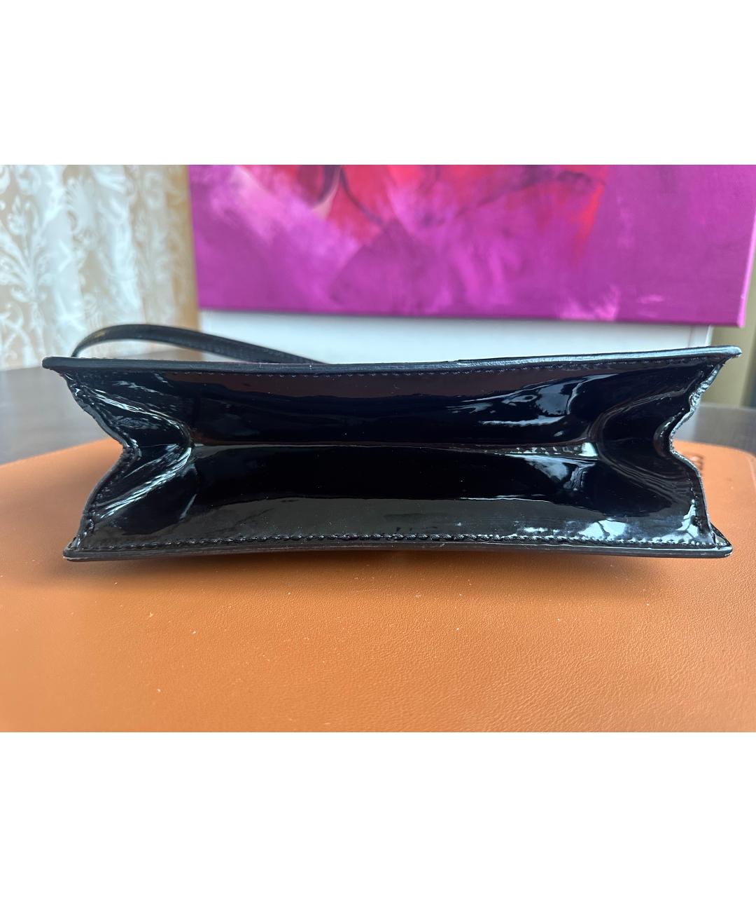 MARC JACOBS Черная сумка с короткими ручками из лакированной кожи, фото 5